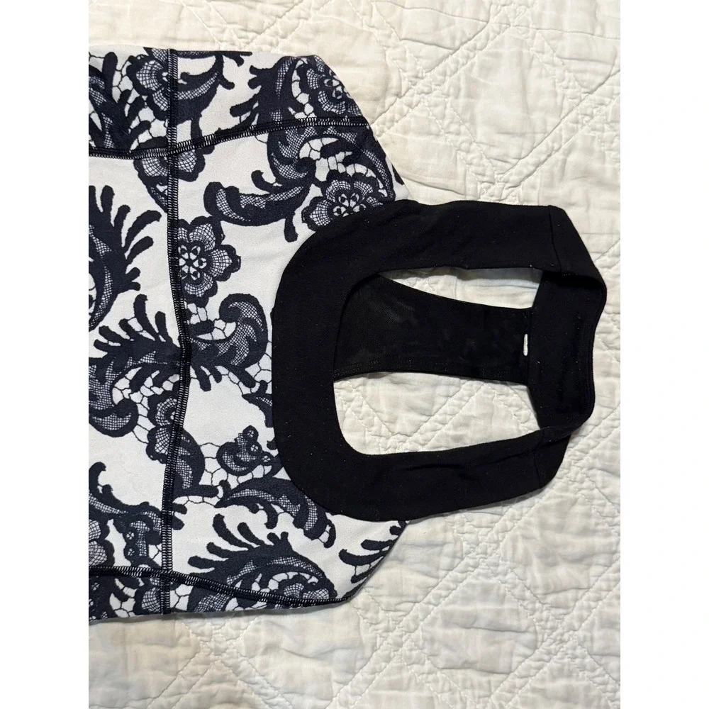Lululemon Tank Top Women 6 Black White Paisley Floral Lace Scoop Neck Racerback